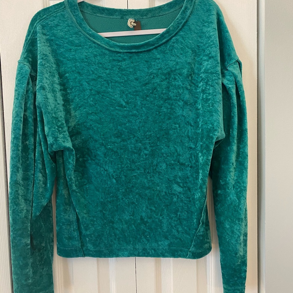 Adorable Crushed velvet sweat shirt